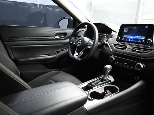 2024 Nissan Altima 2.5 SV Sedan - 22910950 - 17