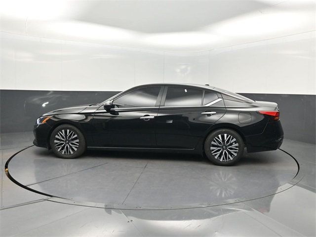 2024 Nissan Altima 2.5 SV Sedan - 22910950 - 1
