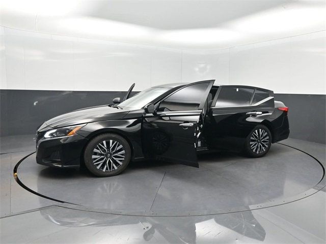 2024 Nissan Altima 2.5 SV Sedan - 22910950 - 34