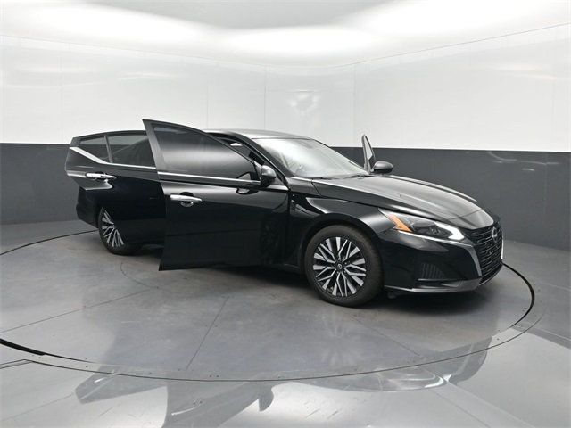 2024 Nissan Altima 2.5 SV Sedan - 22910950 - 36