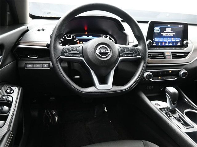 2024 Nissan Altima 2.5 SV Sedan - 22941229 - 19