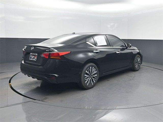 2024 Nissan Altima 2.5 SV Sedan - 22941229 - 34