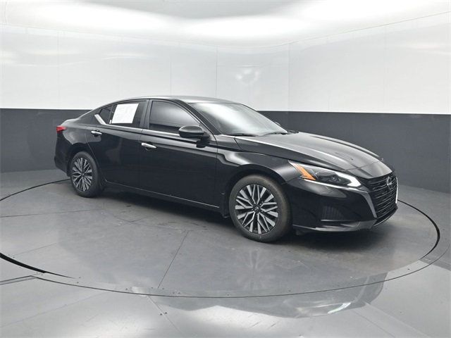 2024 Nissan Altima 2.5 SV Sedan - 22941229 - 36