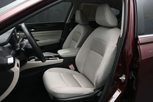 2024 Nissan Altima 2.5 SV Sedan - 23015239 - 9