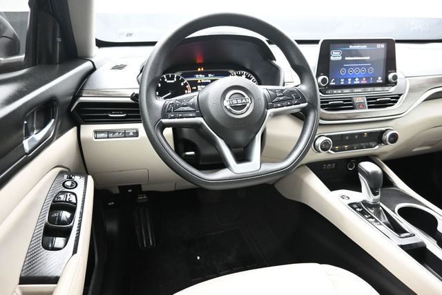 2024 Nissan Altima 2.5 SV Sedan - 23015239 - 17