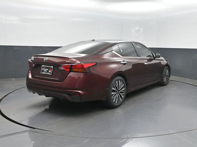 2024 Nissan Altima 2.5 SV Sedan - 23015239 - 32