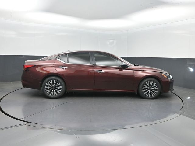2024 Nissan Altima 2.5 SV Sedan - 23015239 - 33