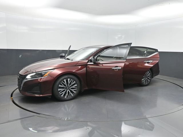 2024 Nissan Altima 2.5 SV Sedan - 23015239 - 36