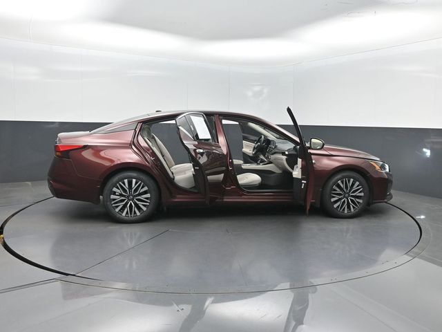 2024 Nissan Altima 2.5 SV Sedan - 23015239 - 37