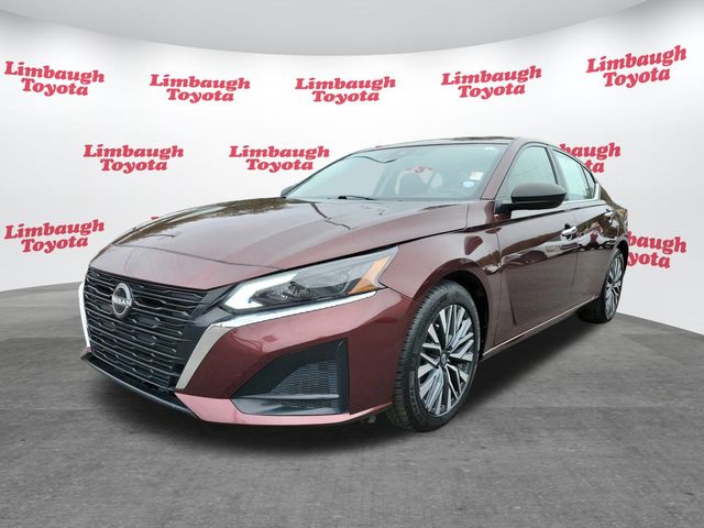 2024 Nissan Altima 2.5 SV Sedan - 22935431 - 19