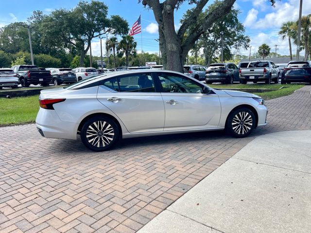 2024 Nissan Altima 2.5 SV Sedan - 22877258 - 5