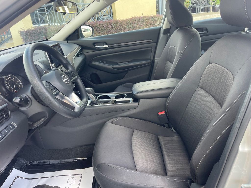2024 Nissan Altima 2.5 SV photo 10
