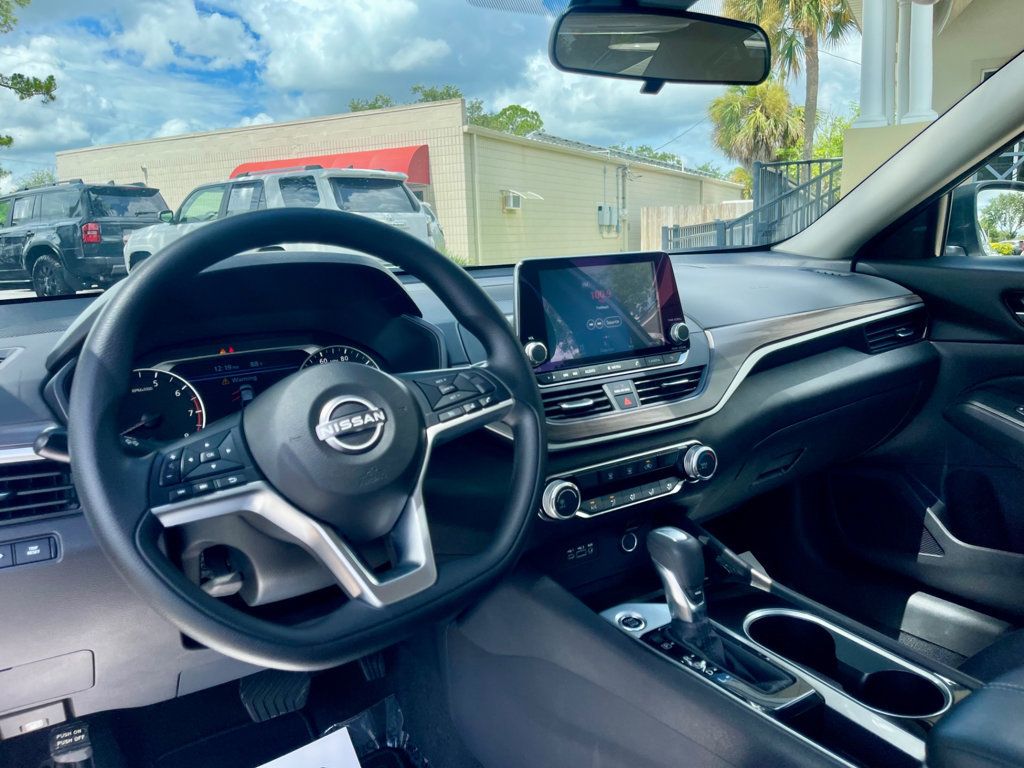2024 Nissan Altima 2.5 SV photo 12