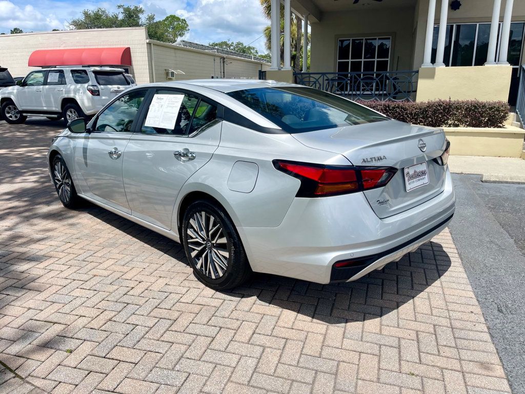 2024 Nissan Altima 2.5 SV photo 3