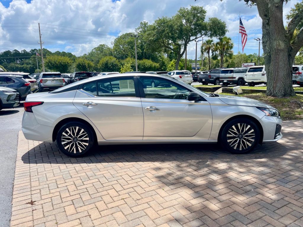 2024 Nissan Altima 2.5 SV photo 6