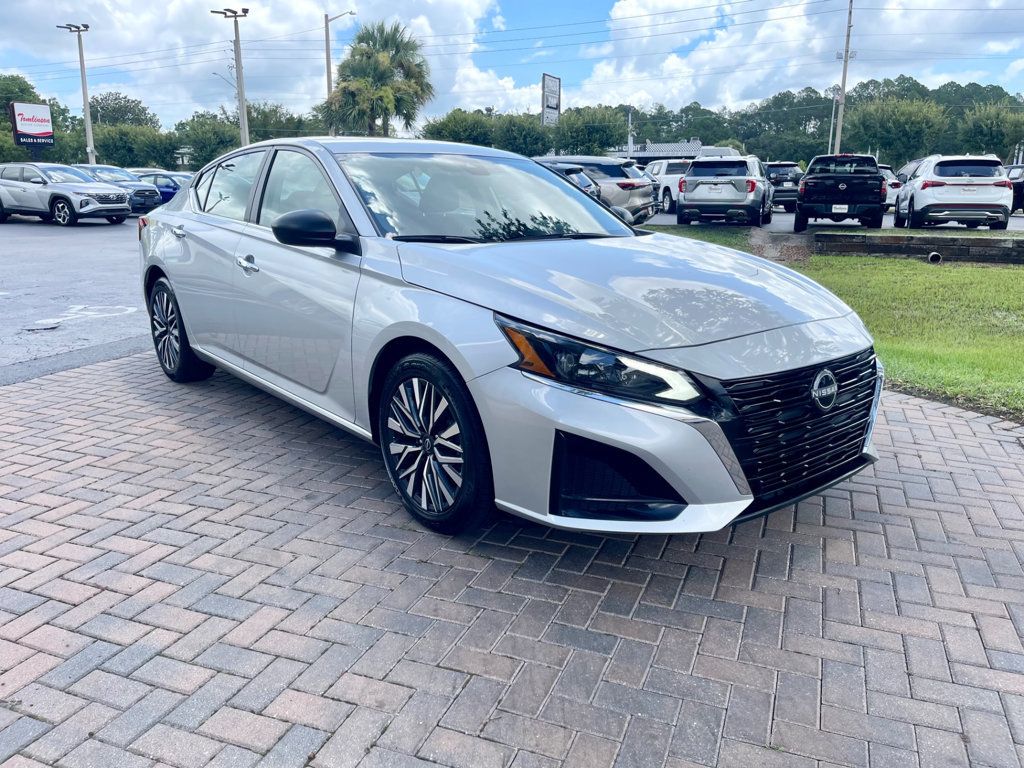 2024 Nissan Altima 2.5 SV photo 7
