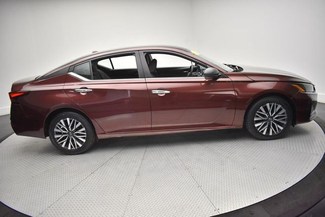 2024 Nissan Altima 2.5 SV Sedan - 23015781 - 3