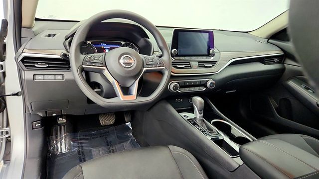 2024 Nissan Altima 2.5 SV Sedan - 23079835 - 11