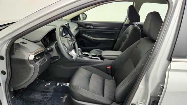 2024 Nissan Altima 2.5 SV Sedan - 23079835 - 18