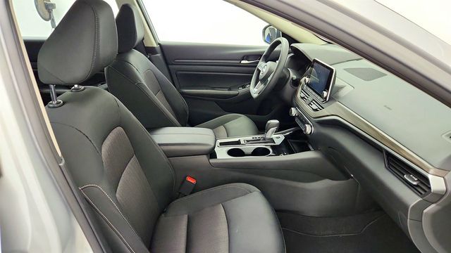 2024 Nissan Altima 2.5 SV Sedan - 23079835 - 22