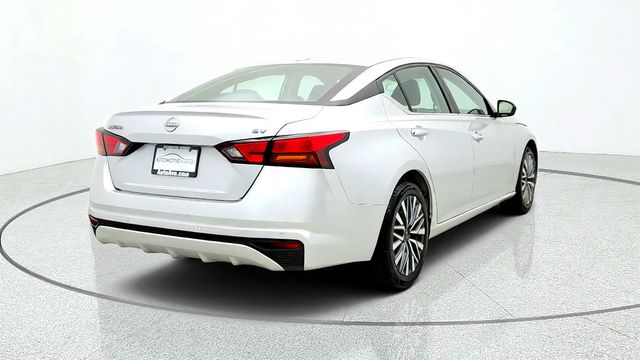 2024 Nissan Altima 2.5 SV Sedan - 23079835 - 4