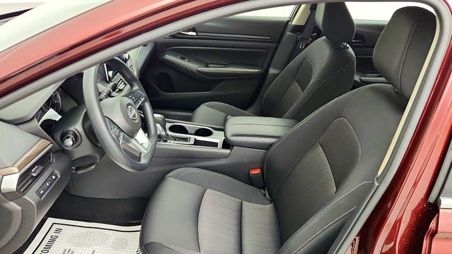 2024 Nissan Altima 2.5 SV Sedan - 23100328 - 17