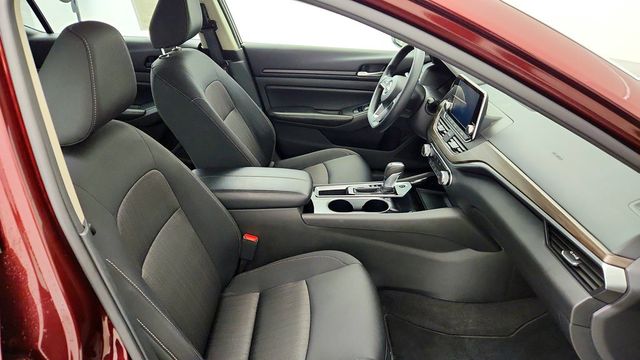 2024 Nissan Altima 2.5 SV Sedan - 23100328 - 21