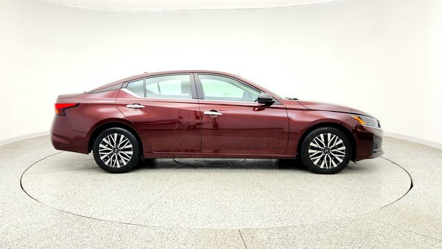 2024 Nissan Altima 2.5 SV Sedan - 23100328 - 3