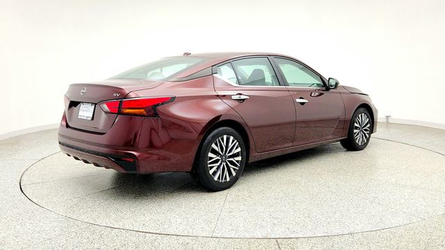 2024 Nissan Altima 2.5 SV Sedan - 23100328 - 4