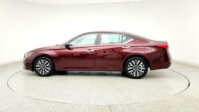 2024 Nissan Altima 2.5 SV Sedan - 23100328 - 7