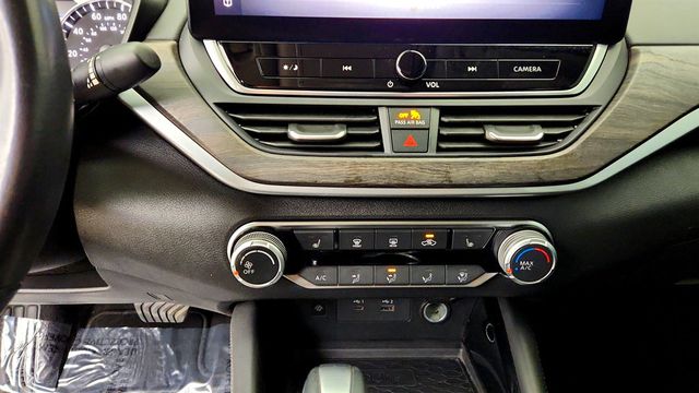2024 Nissan Altima 2.5 SV Sedan w/ Premium Pkg, Moonroof & ProPILOT Assist - 23081739 - 16