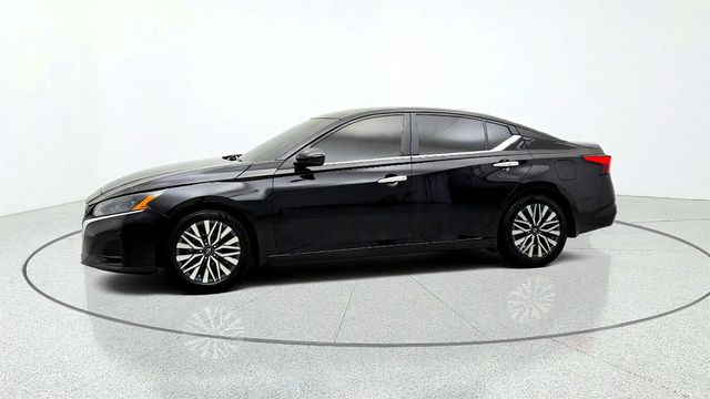 2024 Nissan Altima 2.5 SV Sedan w/ Premium Pkg, Moonroof & ProPILOT Assist - 23081739 - 7
