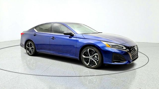 2024 Nissan Altima SR Sedan w/ Premium Pkg & Moonroof - 23091442 - 2