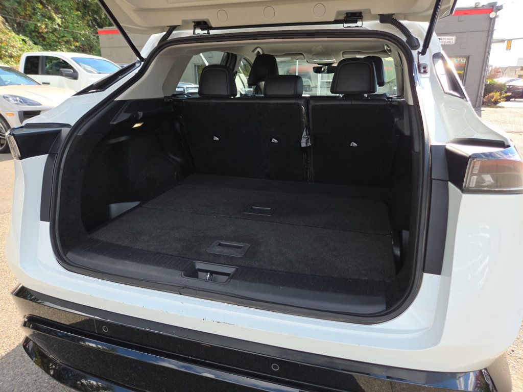 Nissan Ariya photo 11