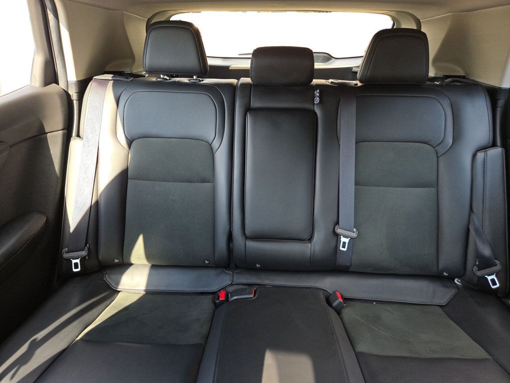 Nissan Ariya photo 13