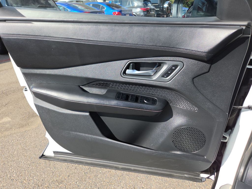 Nissan Ariya photo 19