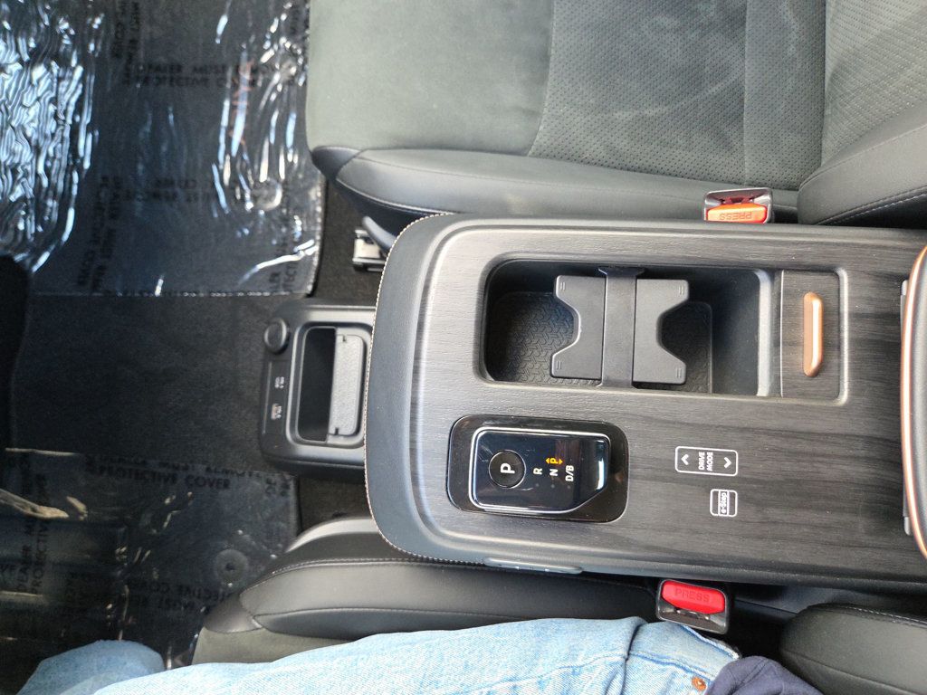 Nissan Ariya photo 33