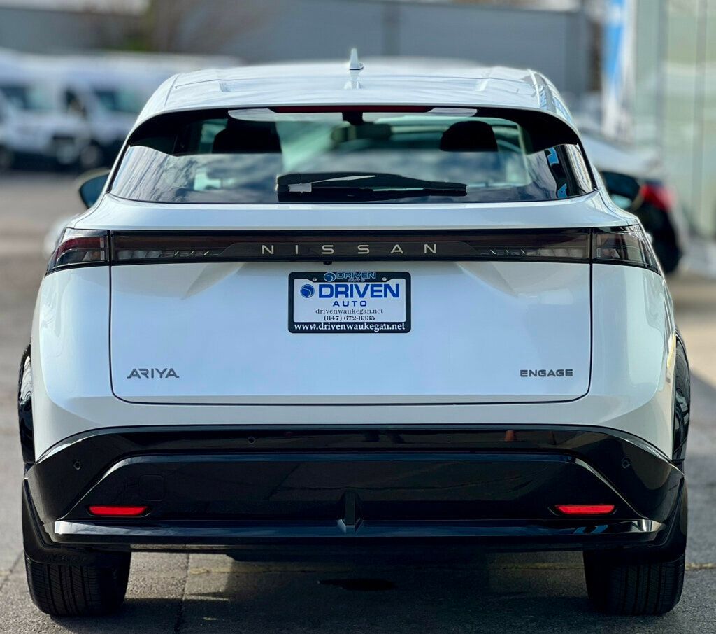2024 Nissan ARIYA Engage Evolve+ Empower photo 3