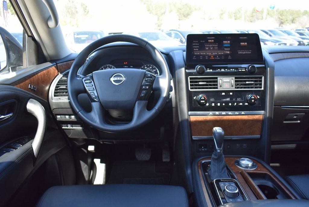 2024 Nissan Armada SL photo 17