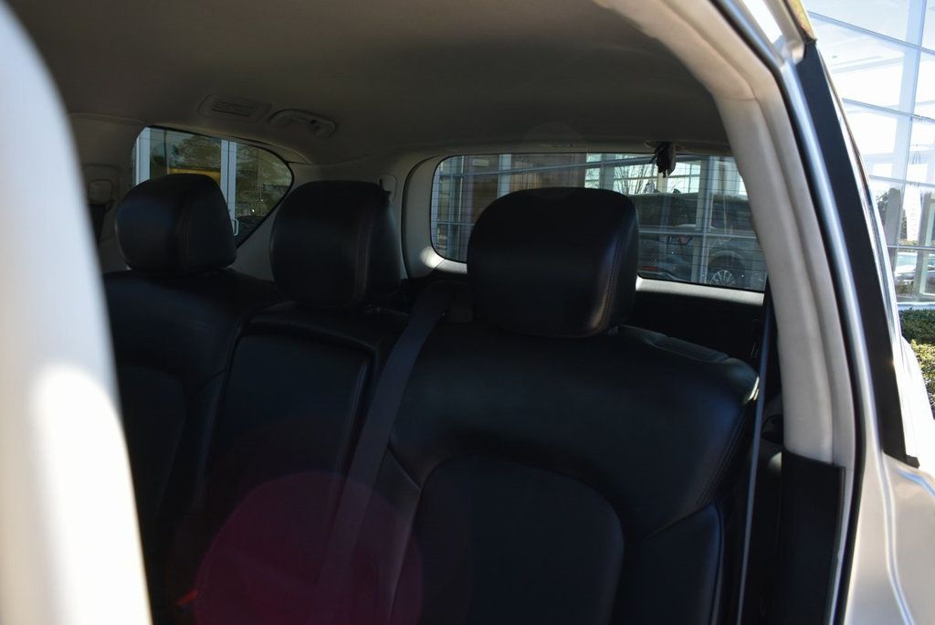 2024 Nissan Armada SL photo 32