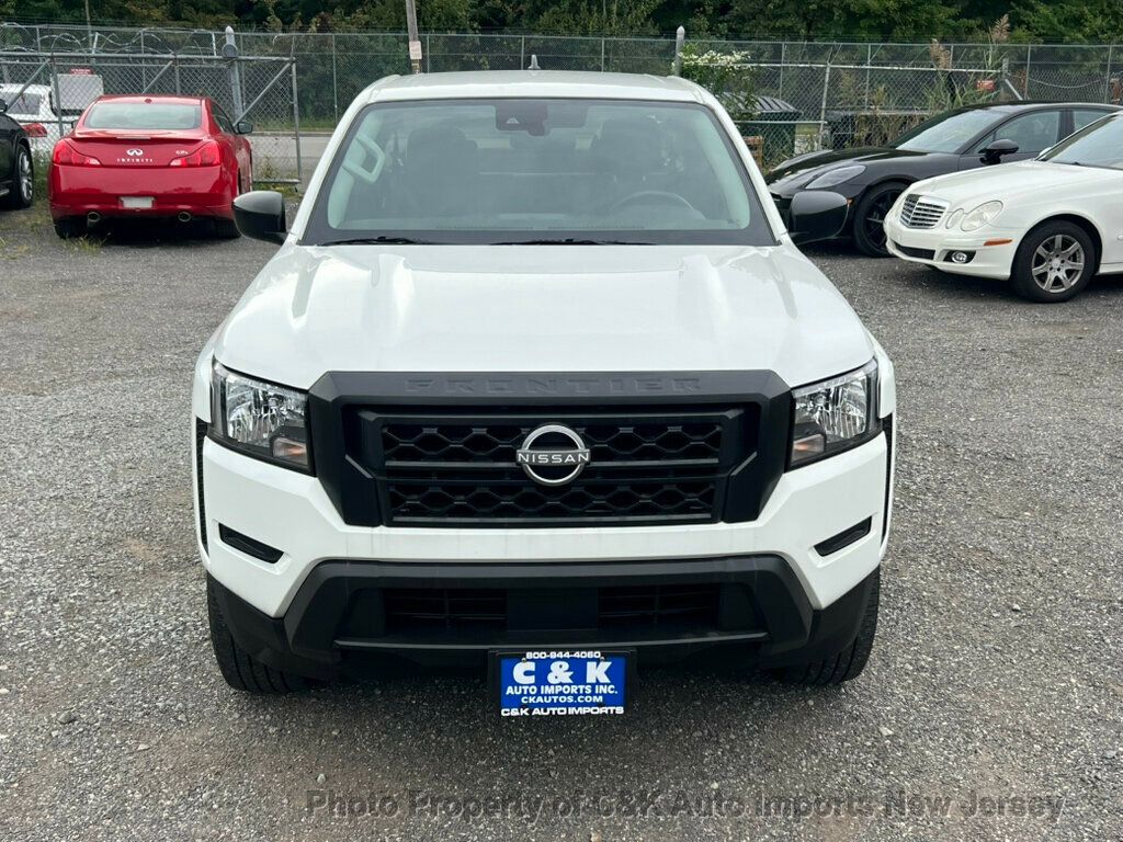 2024 Nissan Frontier photo 3