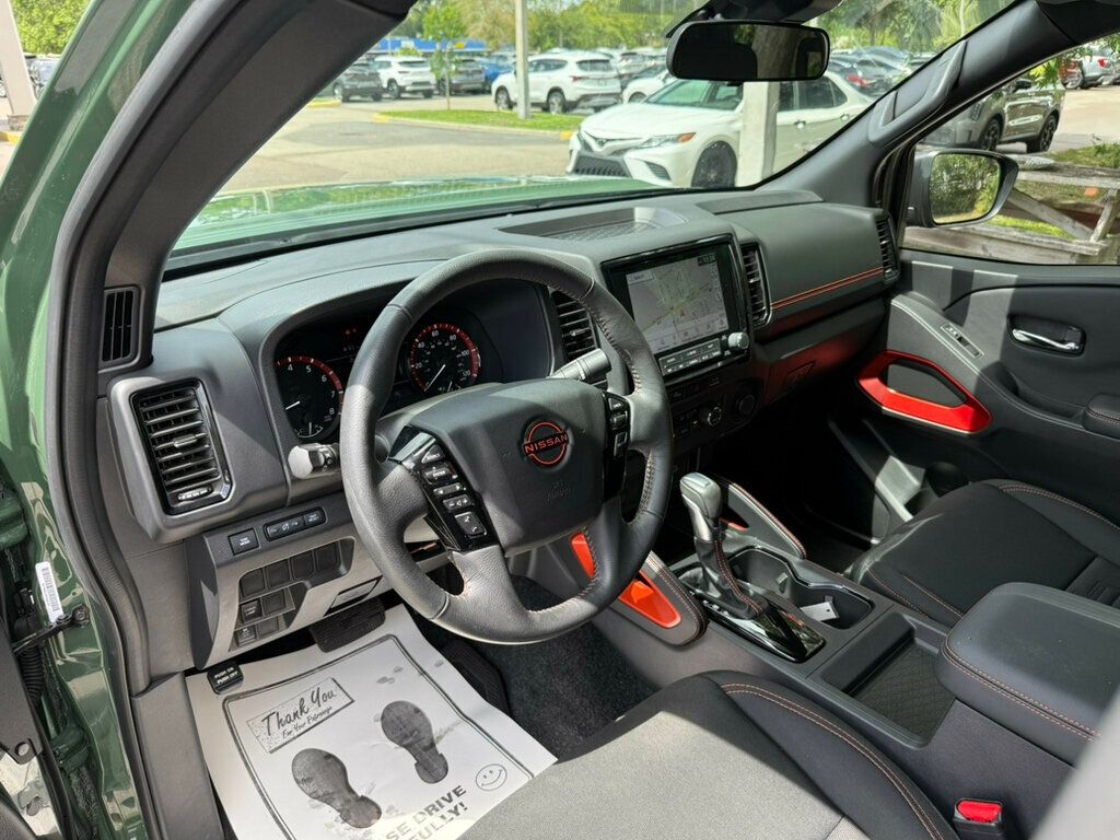 2024 Nissan Frontier PRO-X photo 3