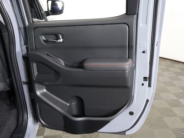 2024 Nissan Frontier Crew Cab 4x4 PRO-4X - 23070123 - 24