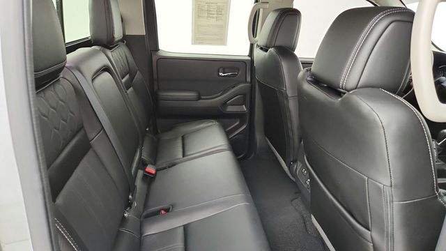 2024 Nissan Frontier Crew Cab 4x4 SL with Technology Package - 22945424 - 22