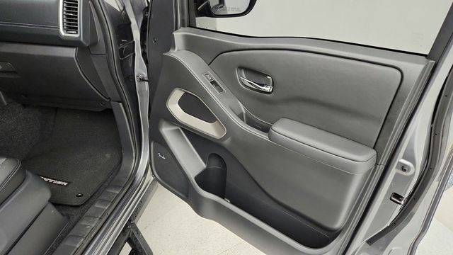 2024 Nissan Frontier Crew Cab 4x4 SL with Technology Package - 22945424 - 25