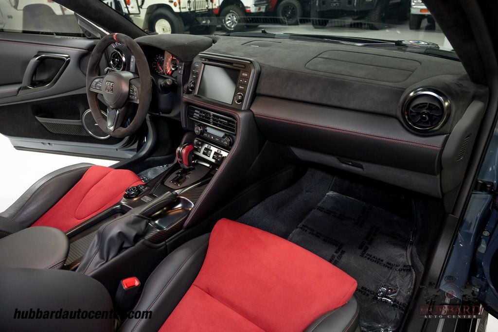 2024 Nissan GT-R NISMO AWD - 22942754 - 90
