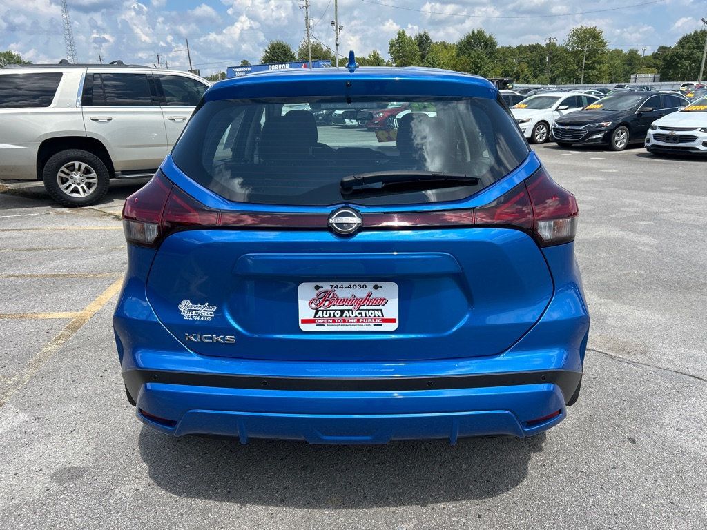 2024 Nissan Kicks S photo 3
