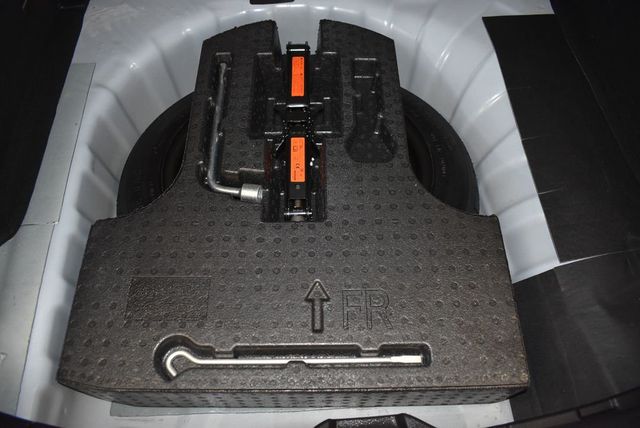 2024 Nissan Kicks SV FWD - 23020115 - 32