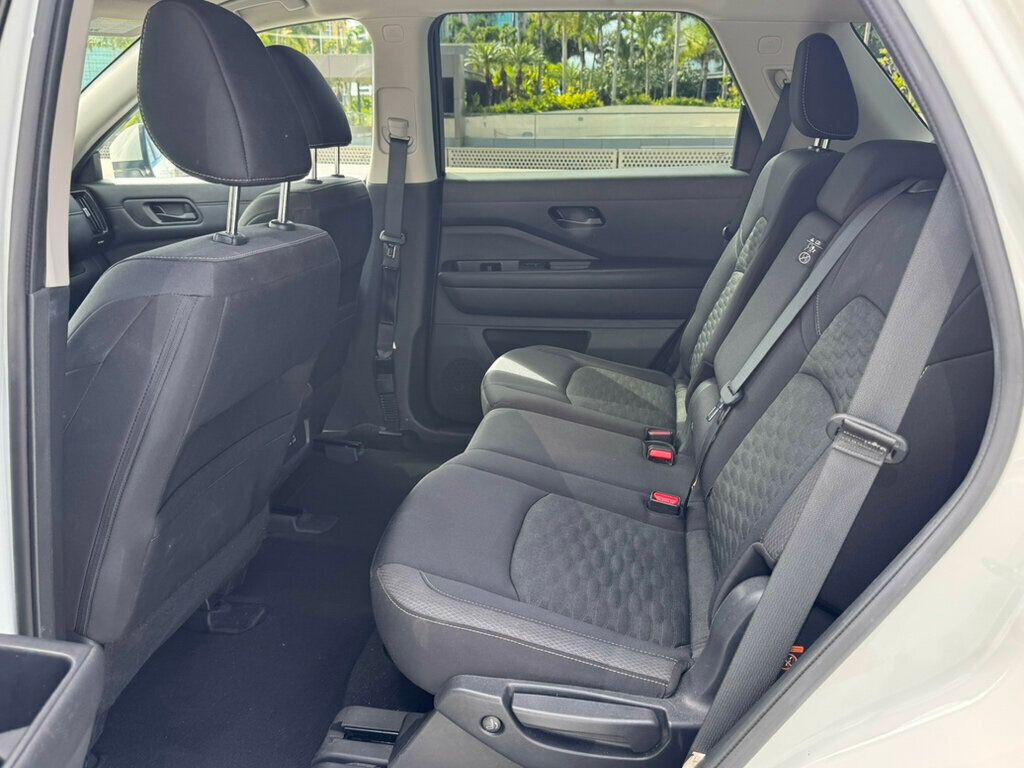 2024 Nissan Pathfinder 3rd Row Seats, SV, Low Mileage! - 23058871 - 15