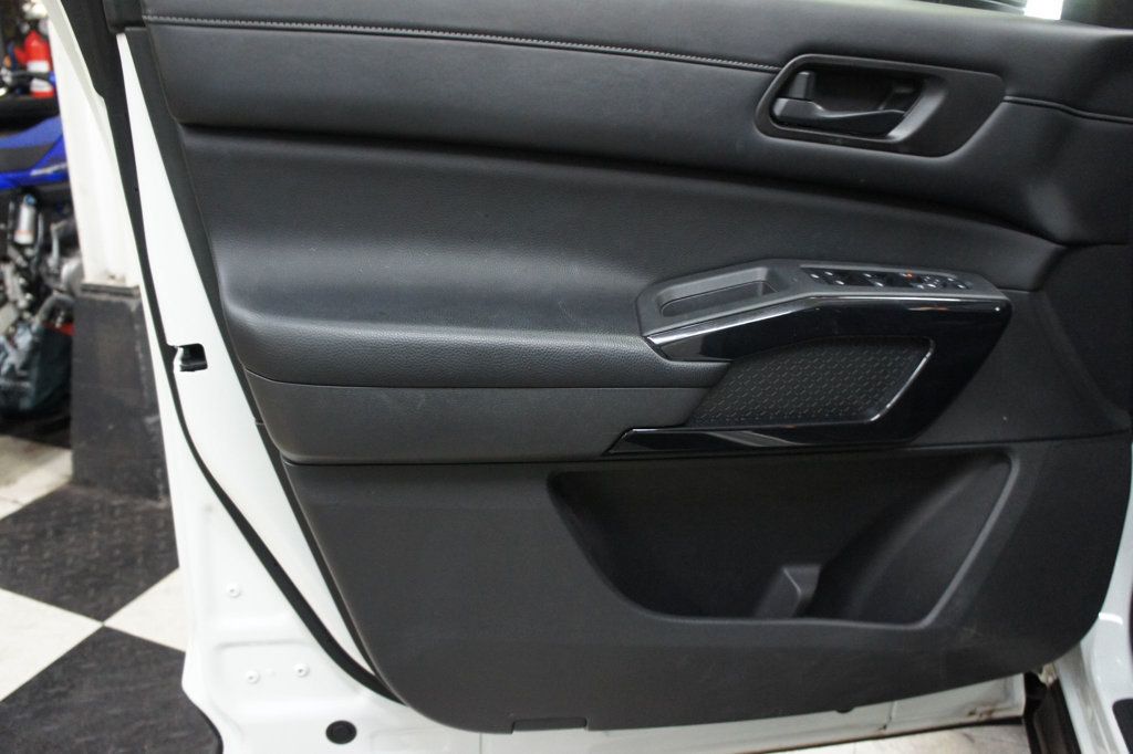 2024 Nissan Pathfinder 3RD Row Seats, SV, Low Mileage! - 23058871 - 32